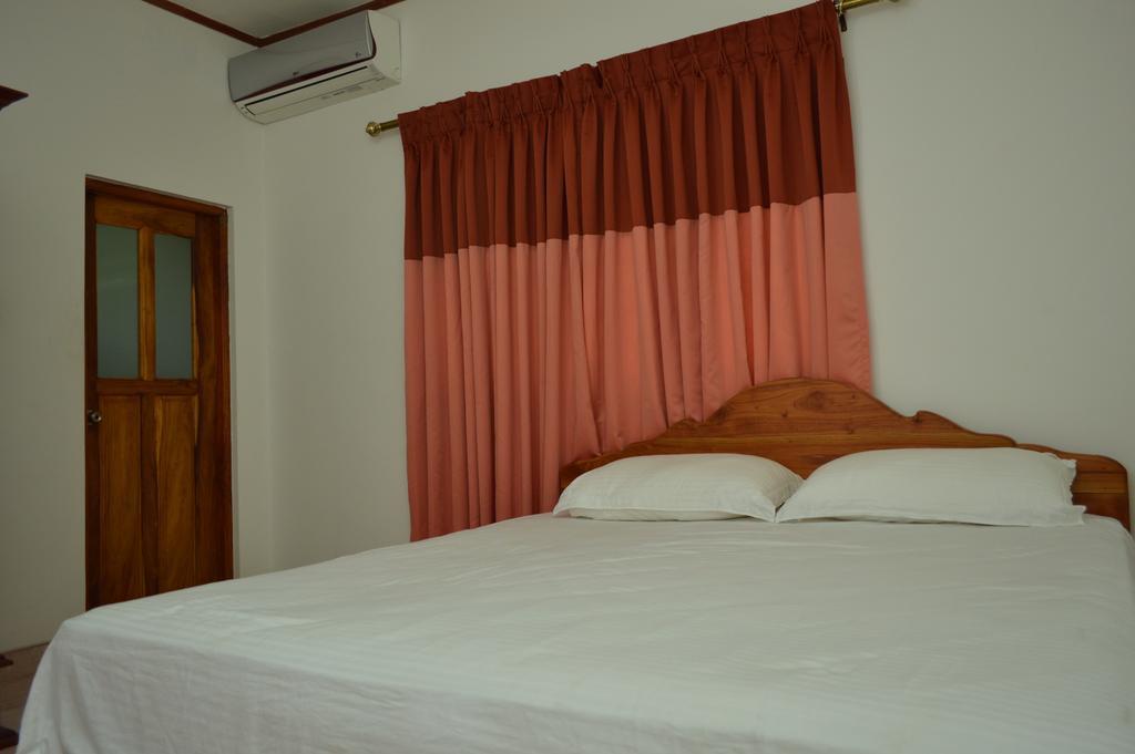 Green View Holiday Resort Канді Екстер'єр фото