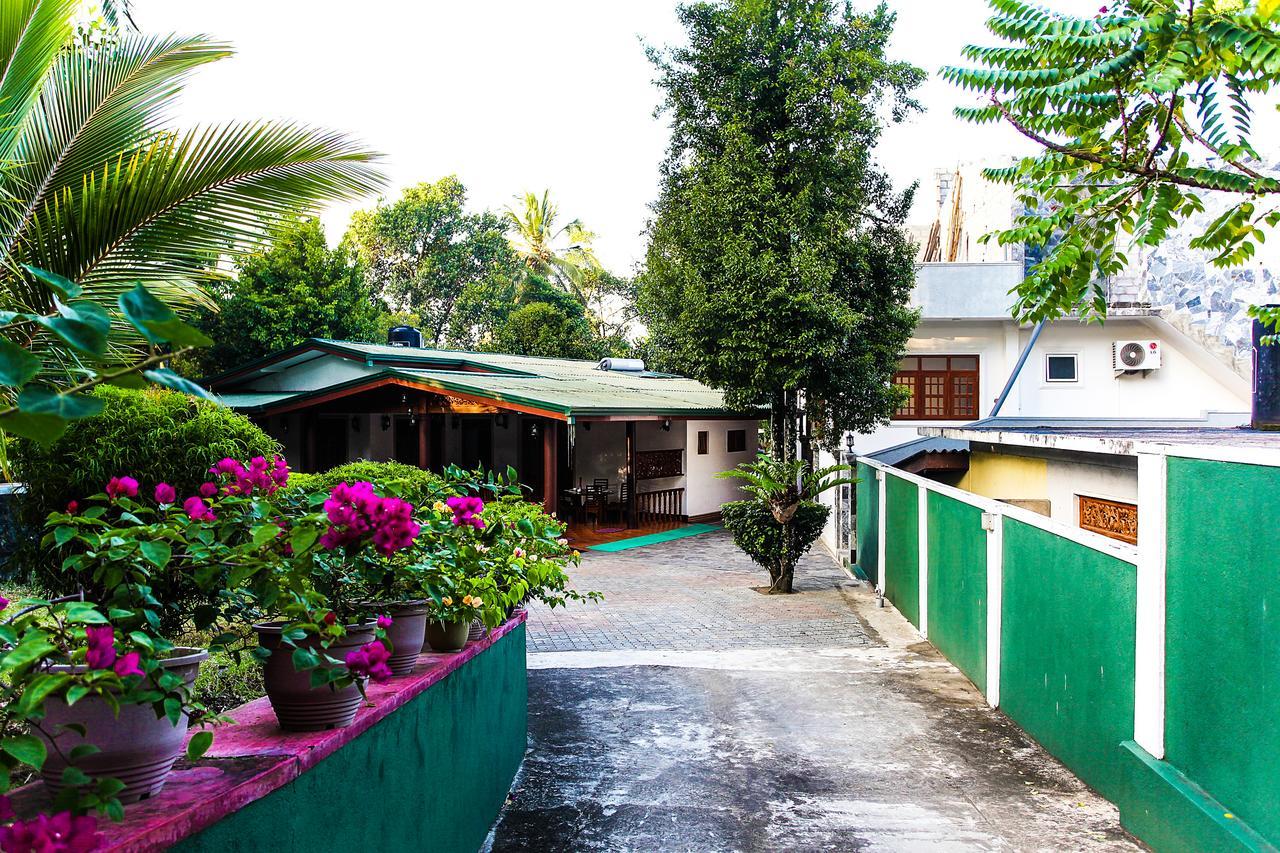Green View Holiday Resort Канді Екстер'єр фото